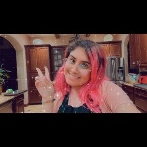 Meet your Posher, Rebecca